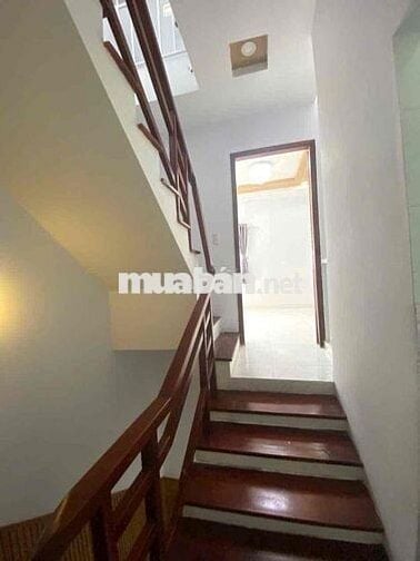 Bán nhà gấp hẻm xe hơi đường Nguyễn thị hương