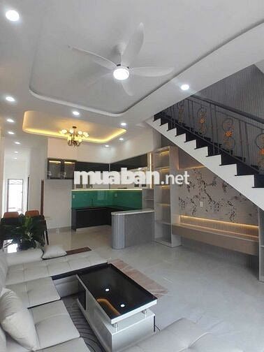 Nhà trệt 1 Lầu, đường nhựa, gần trường học, DT: 4,5x26, 4PN, 3WC