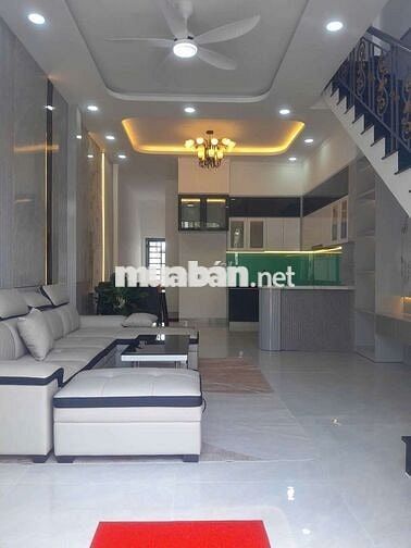 Nhà trệt 1 Lầu, đường nhựa, gần trường học, DT: 4,5x26, 4PN, 3WC