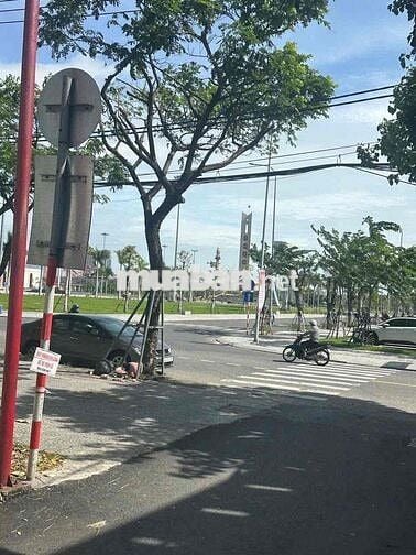 Cực Hiếm Nhà Phố Kiệt Núi Thành Sát Công viên 2/9 giá chỉ 3 tỷ950