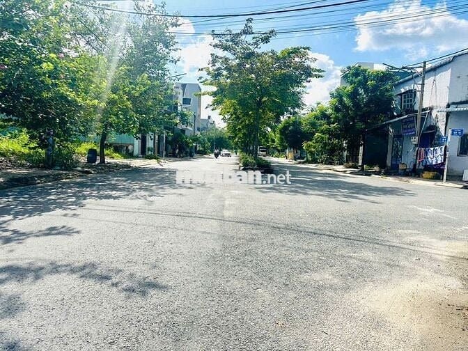 Bán 2 nền Đất 5x20 Thị trấn Thủ Thừa Ngay KCN Hòa Bình Thổ 100% MT 7m