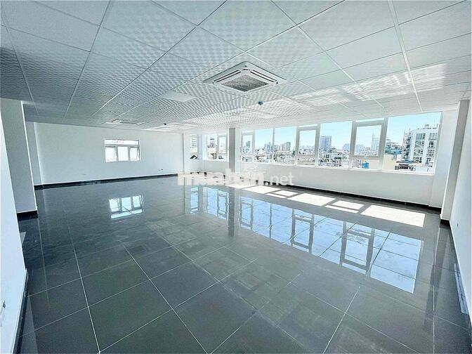 Cho thuê VP 160m2 gần Lê Văn Sỹ view kính thoáng mát đầy đủ công năng