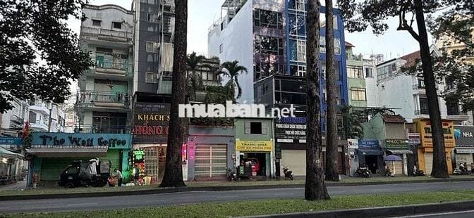 Nhà mặt tiền 93m2 đường Ngô Gia Tự, Quận 5! Nhà nát thuận tiện xây mới