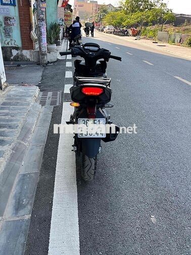 cần bán wener v3 đk 2023, mới 90%