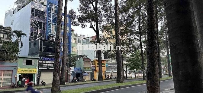 Nhà mặt tiền 93m2 đường Ngô Gia Tự, Quận 5! Nhà nát thuận tiện xây mới