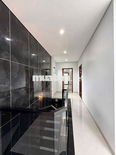 CHỦ NGỘP HẠ GIÁ 100x – BÁN NHANH NHÀ 1 TRỆT 1 LẦU GẦN CỔNG 11 BH