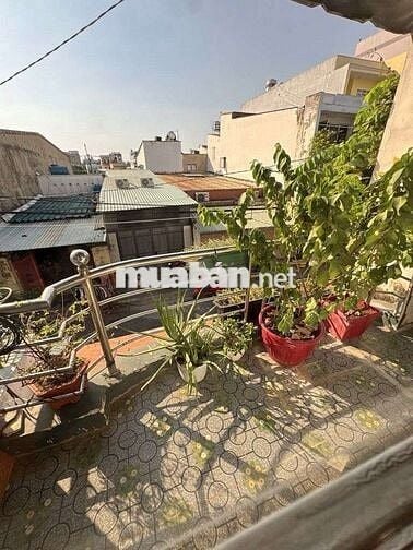 BÁN NHÀ TÂN PHÚ 8M CÓ LỀ , KINH DOANH , NGAY THOẠI NGỌC HẦU