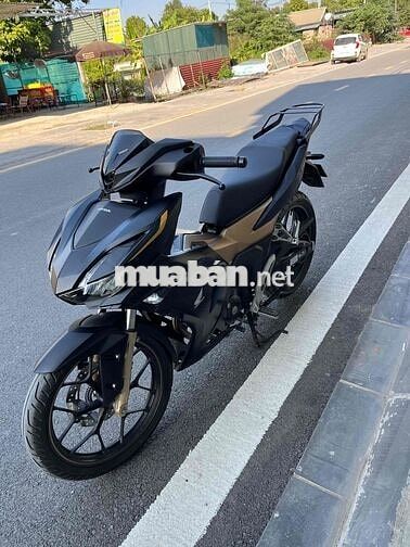 cần bán wener v3 đk 2023, mới 90%