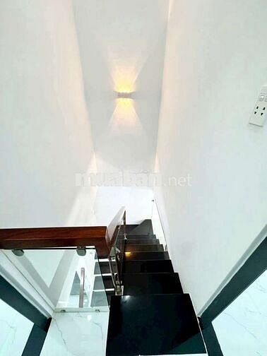 Cần bán nhà đang ở đoạn đường Huỳnh Tấn Phát gần Phú Mỹ Hưng quận 7