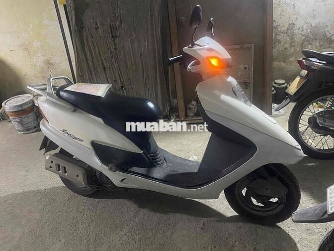 Xe máy Spacy 125 Nhật màu trắng