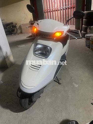 Xe máy Spacy 125 Nhật màu trắng