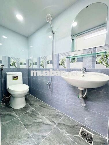 Cần bán nhà đang ở đoạn đường Huỳnh Tấn Phát gần Phú Mỹ Hưng quận 7