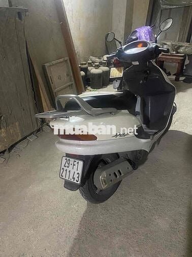 Xe máy Spacy 125 Nhật màu trắng