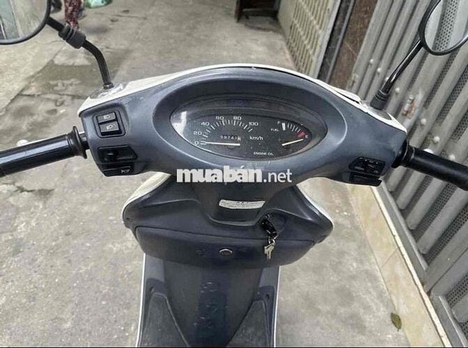Xe máy Spacy 125 Nhật màu trắng