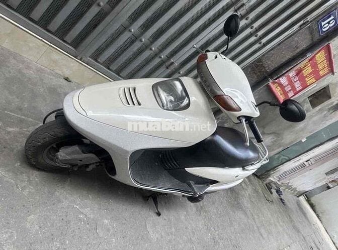 Xe máy Spacy 125 Nhật màu trắng