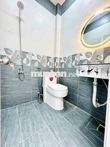 Cần bán nhà chính chủ đang ở tiện ích xung quanh gần chợ