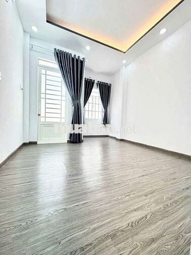 Cần bán nhà chính chủ đang ở tiện ích xung quanh gần chợ