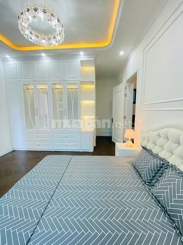 Bán nhà Đào Tấn 70m2, 6 tầng, có thang máy, ngõ thông, ô tô đỗ