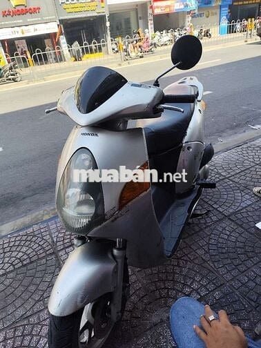 Honda Dylan màu Bạc