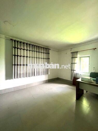 Cho Thuê Kho
Góc 200m2 KDC Đông Phú HG Cách Trung Tâm Cần Thơ 7Km