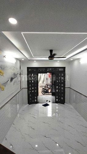 Cực phẩm Q3 chỉ 4TỶ250 + 42m2, HXH, hướng vô trung tâm SG, LH ngay đi