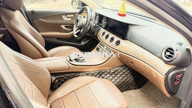 Mercedes Benz E Class 2019 E200 - 119000 km