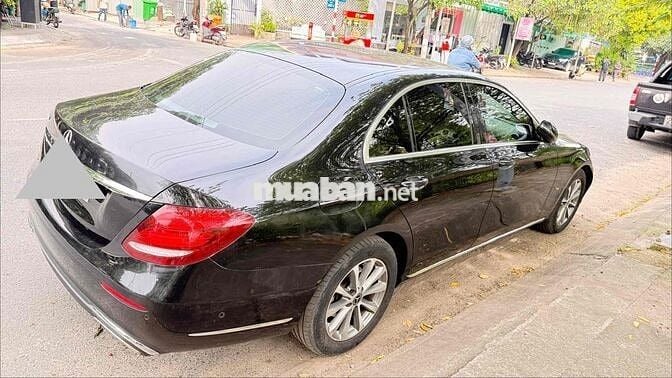 Mercedes Benz E Class 2019 E200 - 119000 km