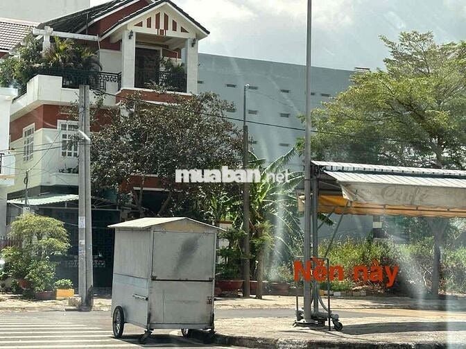 Cần tiền bán gấp 200m2 mặt tiền Đại lộ giá chỉ 4,2 tỷ. ***