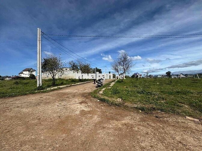 Bán lô đất tại xã Đức Trọng, sẵn sổ, giá chỉ 980 triệu