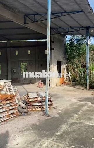 Bán kho tại Phước Lộc, 1900 m2, mặt tiền quốc lộ 1A, có thương lượng