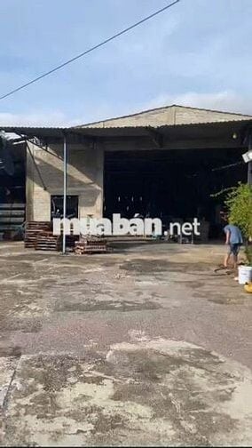 Bán kho tại Phước Lộc, 1900 m2, mặt tiền quốc lộ 1A, có thương lượng