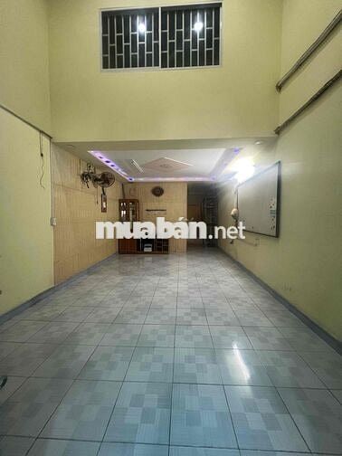 Cần cho thuê nhà hxt 4x16 đúc lửng 3pn 1wc 10 triệu tháng