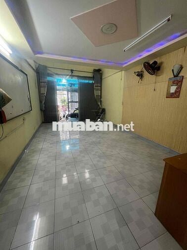 Cần cho thuê nhà hxt 4x16 đúc lửng 3pn 1wc 10 triệu tháng