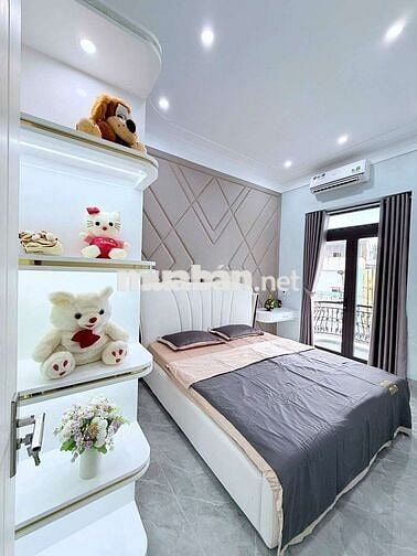 Bán nhà 2 tầng 2 mặt kiệt oto tận nhà Nguyễn Xí, 3pn, giá 4ty950tl