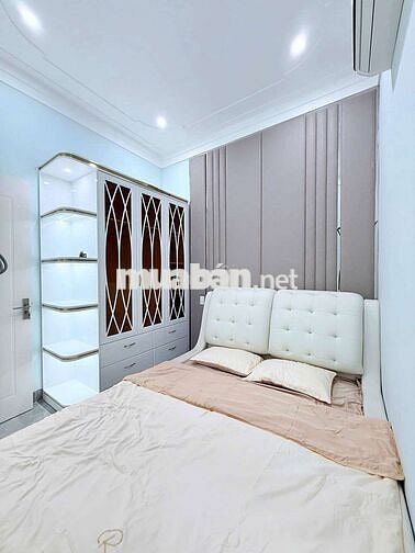 Bán nhà 2 tầng 2 mặt kiệt oto tận nhà Nguyễn Xí, 3pn, giá 4ty950tl