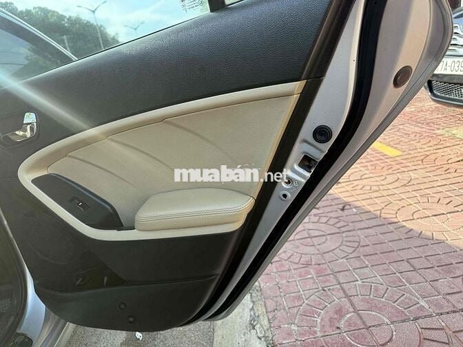 Kia Cerato 2018 1.6 MT - 90000 km