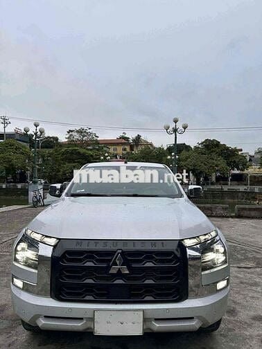 Mitsubishi Triton 2024 Premium 2WD 10000 km