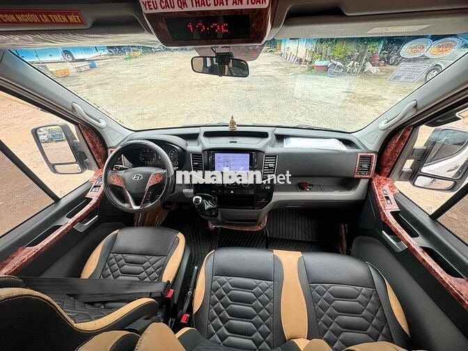 Hyundai Solati 2022 - Ghế U xe du lịch một chủ!
