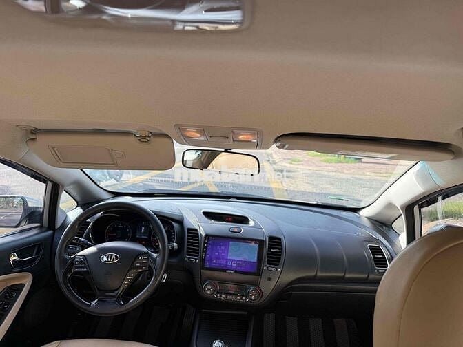 Kia Cerato 2018 1.6 MT - 90000 km