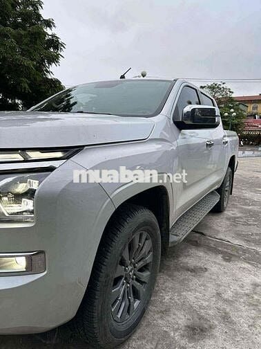 Mitsubishi Triton 2024 Premium 2WD 10000 km