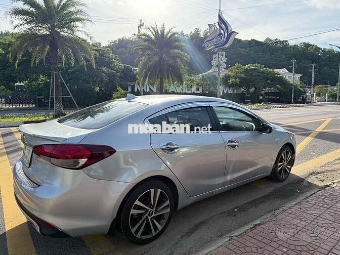 Kia Cerato 2018 1.6 MT - 90000 km