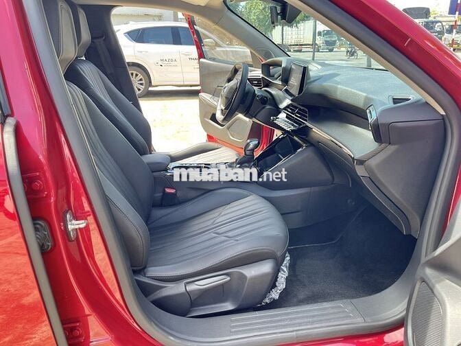 Peugeot 2008 2023 GT Line 1.2 AT - 12000 km