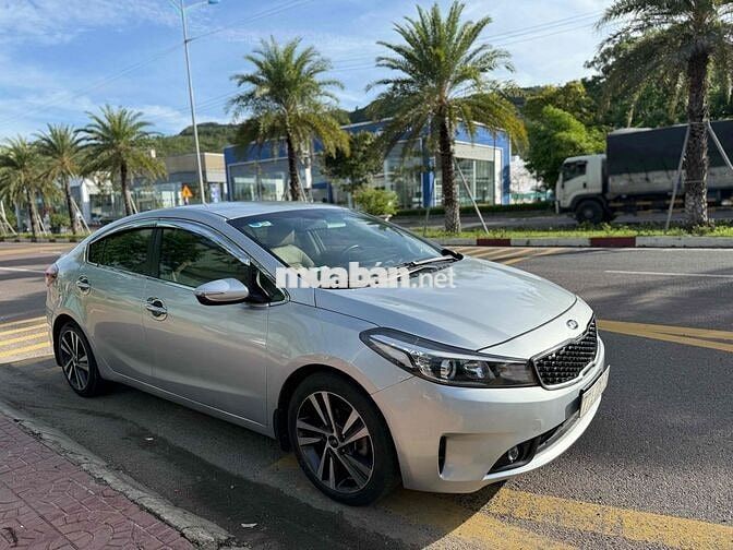 Kia Cerato 2018 1.6 MT - 90000 km