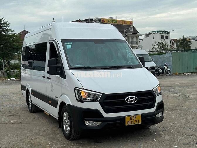 Hyundai Solati 2022 - Ghế U xe du lịch một chủ!