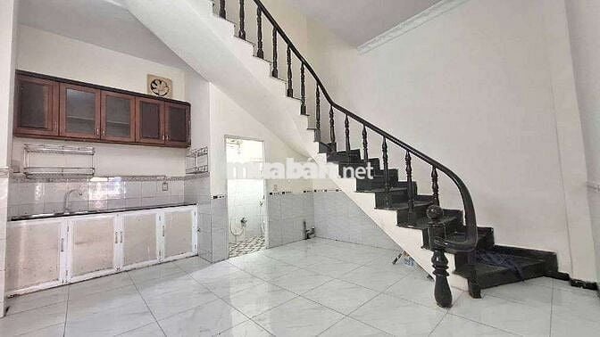 HẺM 8M XE HƠI NGỦ TRONG NHÀ – NHỈNH 7TY