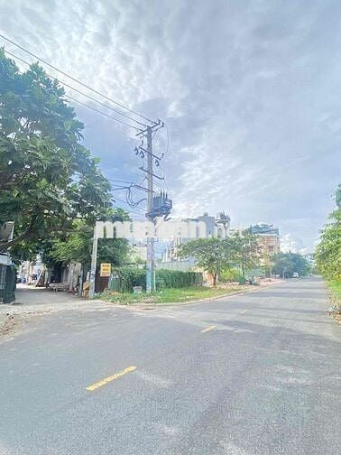 Bán gấp lô đất đẹp ngay đường Lê Văn Chí. DT 112.8m2 ngang 5m, SHR