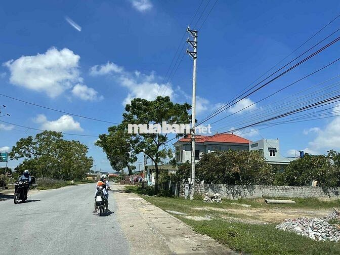 Chính chủ cần bán LÔ ĐẤT mặt tiền