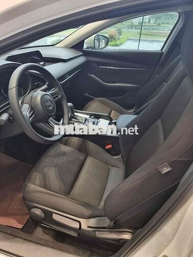 Mazda 3 2022 1.5L Deluxe - 39000 km