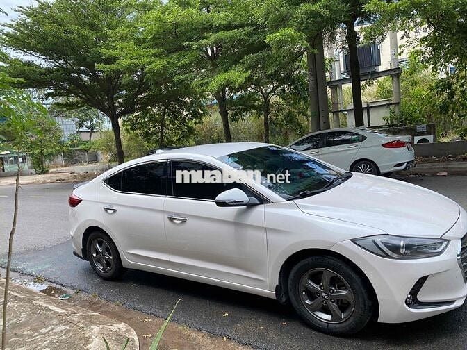 Hyundai Elantra 2016 1.6 MT - 120000 km