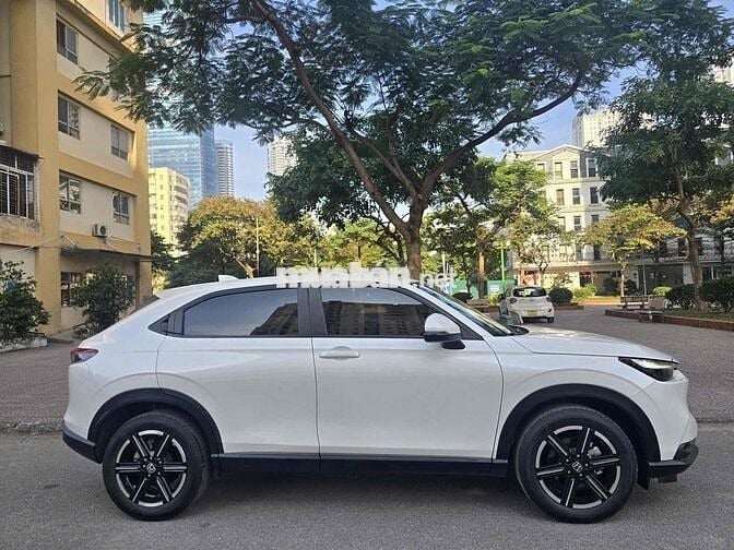 Honda HRV 2023 G 9 vạn km Trắng